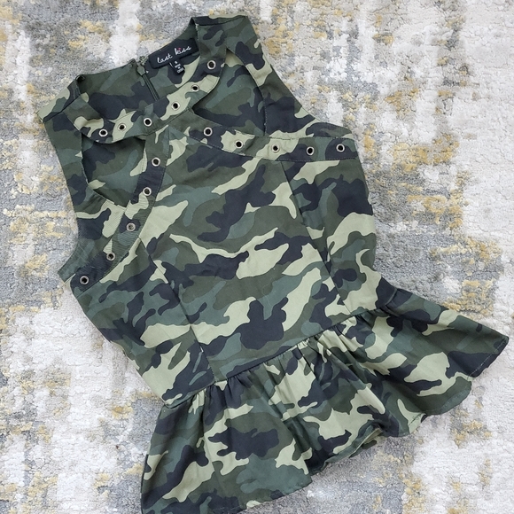 Last Kiss Sleeveless Camo Top with Cutouts - Picture 2 of 8